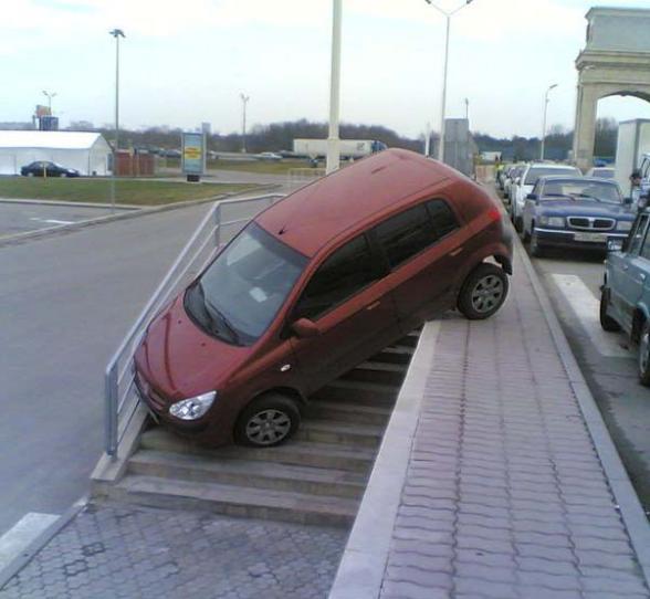 Il a essaye de slider avec sa voiture :s - dumb driver